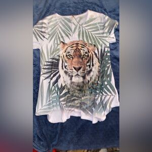 Flowing tiger shirt